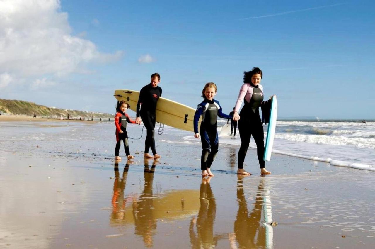Flat-C, 4 Adults, 20 Mins To Beach, Netflix, Wifi, Sleeps 4 Adults ボーンマス エクステリア 写真